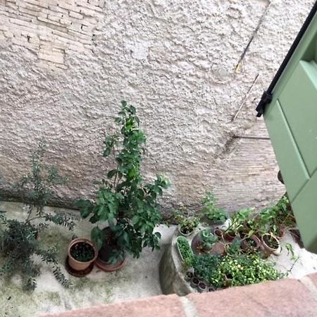 Apartmán L'Arco Romano Foligno Exteriér fotografie