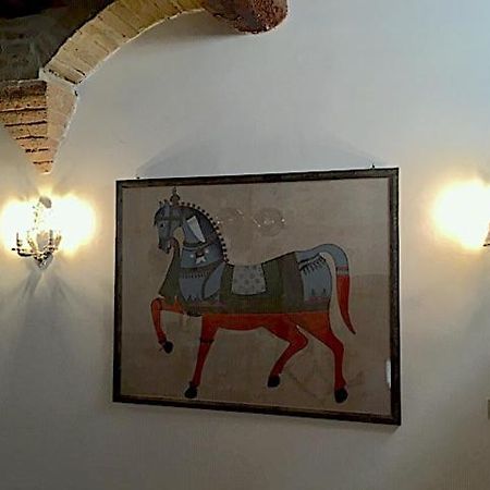 Apartmán L'Arco Romano Foligno Exteriér fotografie