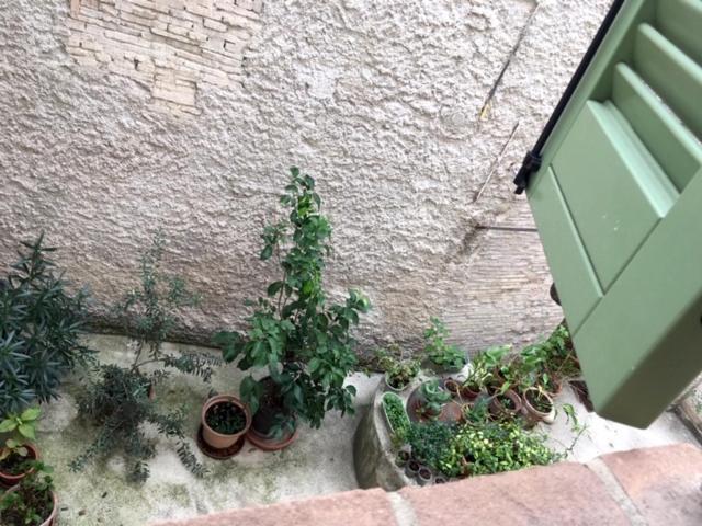 Apartmán L'Arco Romano Foligno Exteriér fotografie